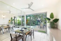 Zen Treetops Private Pool Outdoor Dining Hotels in Larrakeyah