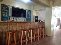 SmallFry's Beach Resort - bar