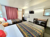 Finley Motel - parking