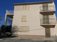 Lantana ex Villa Americana Hotéis em Karlobag