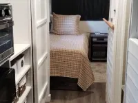 Vintage Restored Glamper - Unique Tiny Home w/ Plunge Pool & Patio セントクレアのホテル
