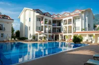 Sea Breeze Hotel and Apartments - สระว่ายน้ำส่วนตัว