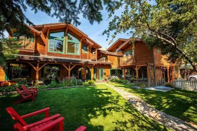 The Alpine House Отели рядом с достопримечательностью «Сноу Кинг Маунтин»