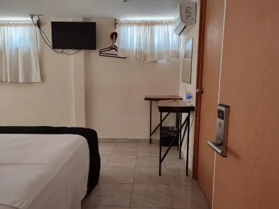 Hotel Ashly Loma Larga