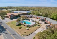 Cape Pines Motel Hotels in Hatteras