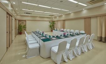Royal Orchid Beach Resort & Spa, Utorda Beach Goa