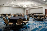 Holiday Inn Express & Suites Ontario Airport