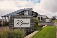 Mandala Ace Albany Hotel