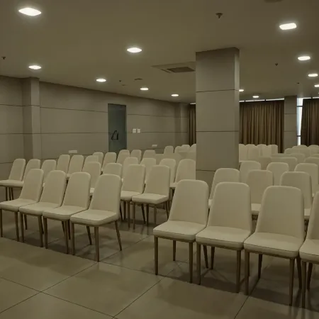 Dreamotel Luxury Suites and Rooms