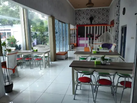 Hotel Boegenviel Syariah Отели в г. Lamongan Regency