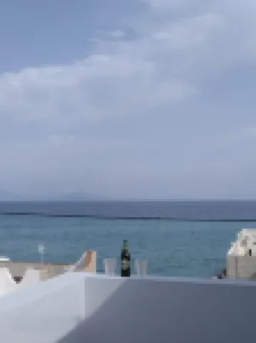 Fotaki's Home - Comfortable Newbuilt 2 Bedroom Home, 20 Meters from the Sea