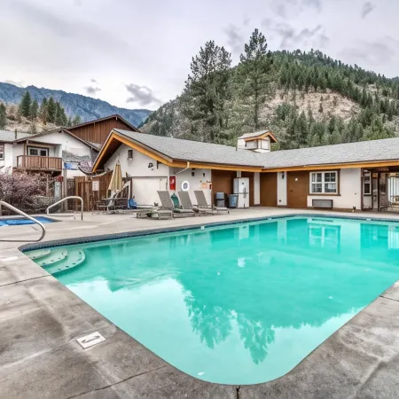 Icicle Village Resort