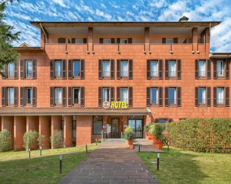 บีแอนด์บี โฮเต็ล เบอกาโม โรงแรมในแบร์กาโม