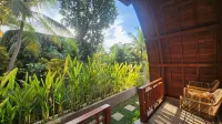 Kubu River View Hotels near Aling Aling Waterfall
