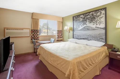 Super 8 by Wyndham Normal Bloomington Hotels in Normal