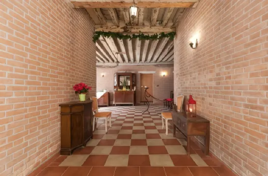 B&B Al Palazzetto Отели рядом с достопримечательностью «Церковь Святых Апостолов»