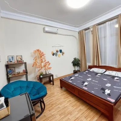 Alley Homestay 2 Hotels near Kim Lien Shrine