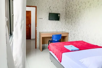 Penginapan Losmen Ayu Pamanukan RedPartner Hotels in Rancasari