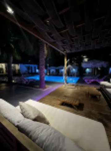 Kuburi Hotel
