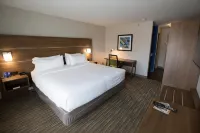 Holiday Inn Express & Suites MADISON by IHG - 3-Star