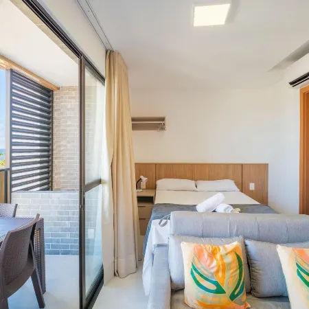 Stay Just Steps From Itapua Beach, With Pool and gym - RGF Отели рядом с достопримечательностью «Пляж Итапуа»