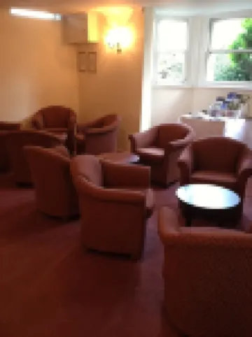 โรงแรมแอชลีย์