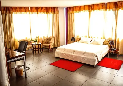Maxlot Hotel Hotels in Kokomlemle