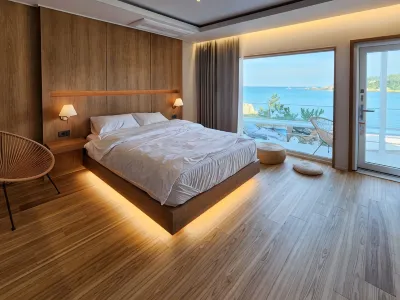 Pohang White Whale Hotels near Glamping and Caravan