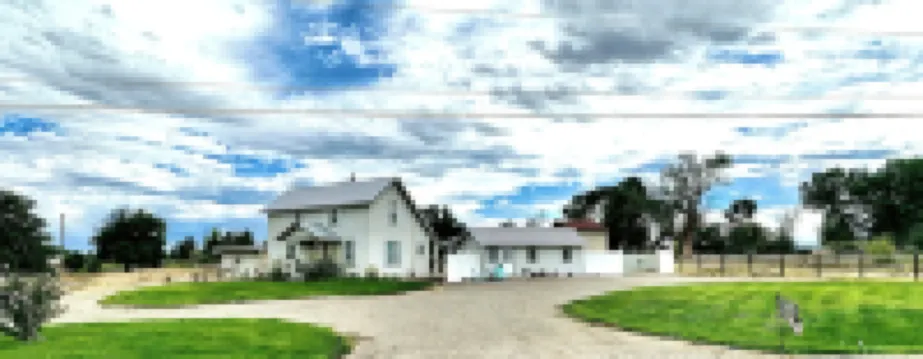 Tilted Rooster Ranch Guesthouse - 5 Minutes from Airport & 10 From Downtown