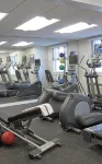 Newport Beach Hotel & Suites - Fitnessstudio