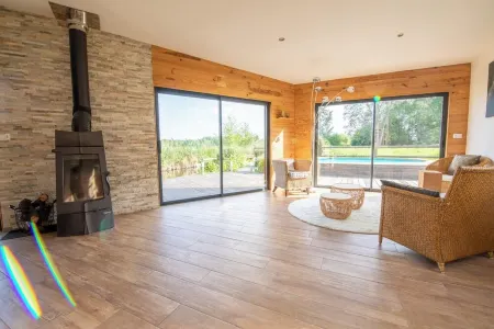 Le Refuge du Bois D'amour Отели в г. Арньер-Сюр-Итон