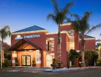 Days Inn by Wyndham Concord Hotel a Concord