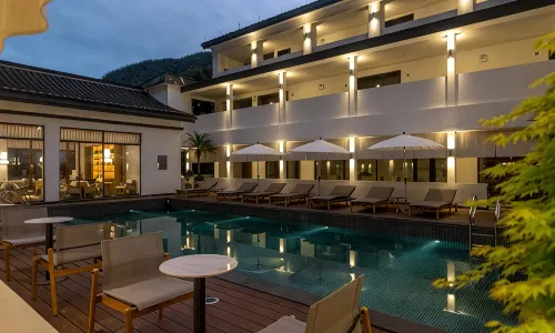 Qianna Guanshan Hot Spring Resort Hotel