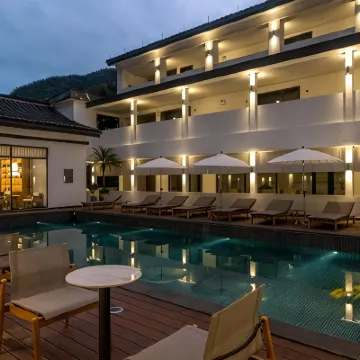 Qianna Guanshan Hot Spring Resort Hotel Hotels near Guzhu Reservoir