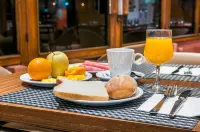 Hotel Los Olivos - breakfast