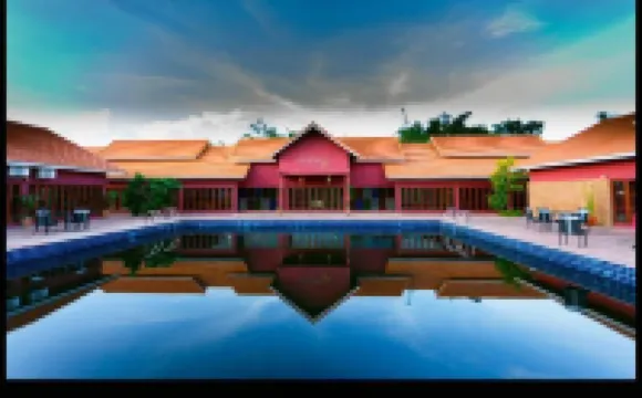 Chiangmai Royal Creek Hotel