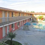 Chateau Inn & Suites