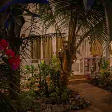 Gilibong Bungalows Hotel Exterior