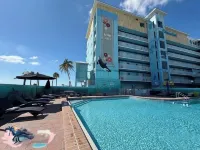 The Bay Inn at Lani Kai - Rooftop Pools