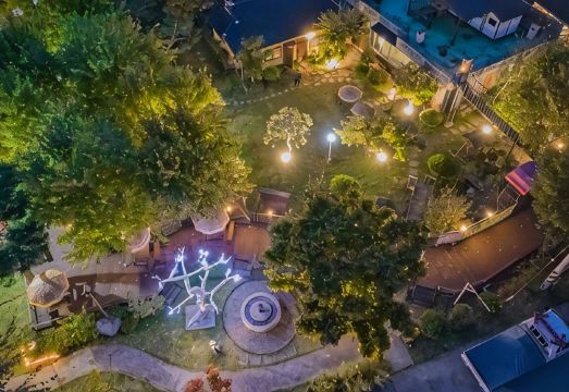 강변하우스펜션의 여유로운 전경