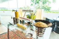 Village Hotel Changi by Far East Hospitality - servizio colazione
