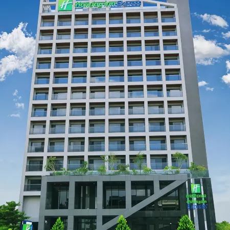 Holiday Inn Express CHIAYI by IHG Отели рядом с достопримечательностью «Бейсбольное поле Цзяй»