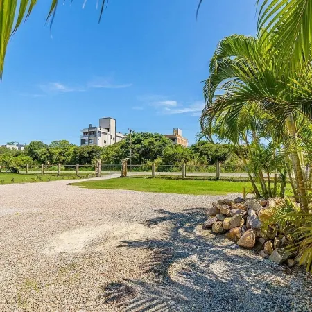 Beautiful Pousada in the Middle of Nature in Bombinhas