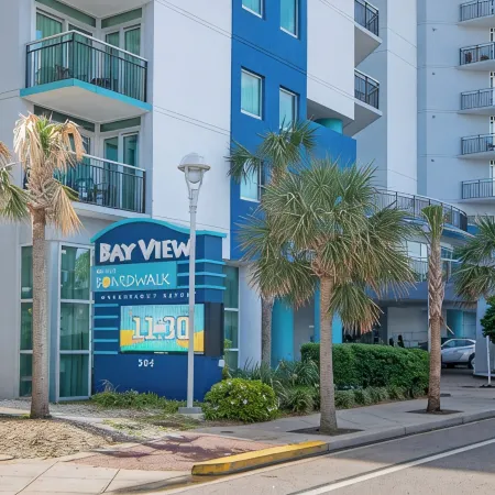 New Peaceful Oceanfront 2BR Retreat with Gorgeous Views