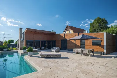 Amazing 3 bedroom villa with outdoor pool next to Budapest Hotéis em 