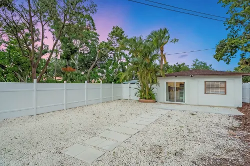 Coastal Luxury 7mi to Anna Maria Private Cottage