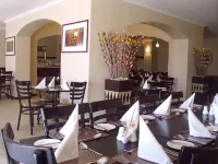 Cresta Botsalo Hotel - 3-Star