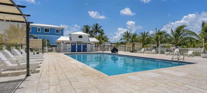 Prívate suite in Calusa Campgrounds Hotels in Key Largo