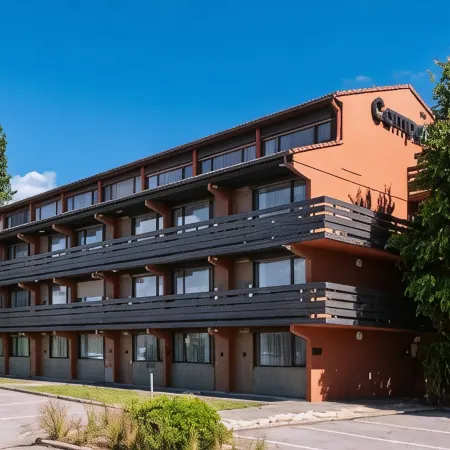 Campanile NATURE - Montpellier - Sud Отели рядом с достопримечательностью «Больница «Сен-Рош»»