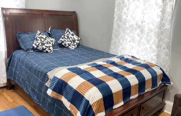 3bedroom apartment in Teaneck with AC, WiFi, 12 miles from Times Square NYC.
